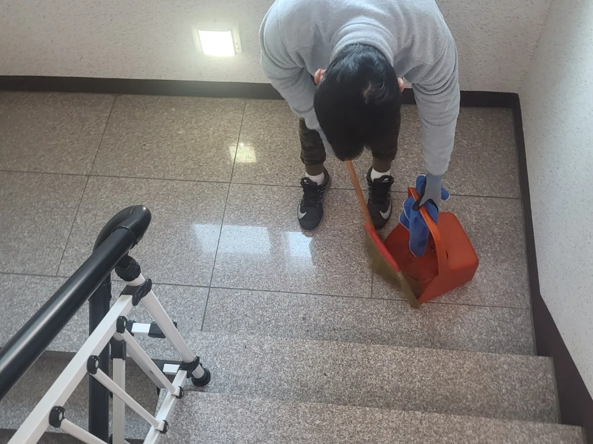 의왕시 삼동 오피스 기계실 장비 주변 정밀 위생청소 사례 - 행진크린